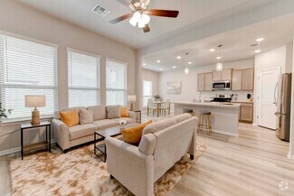 Building Photo - 624 Pipe Creek Dr