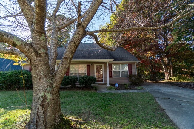 Foto del edificio - Beautiful 3 Bed 2 Bath home located in Greensboro!