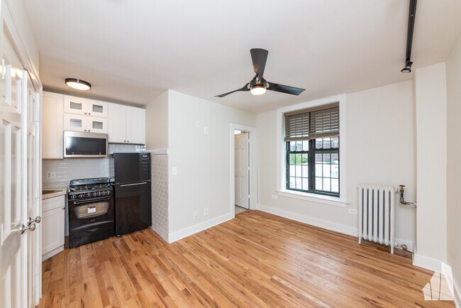 Foto del edificio - 4536 N Sheridan Rd