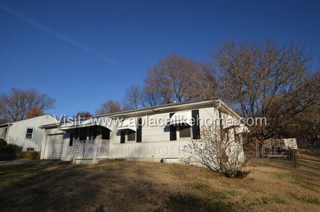 Foto del edificio - 9811 Marsh Ave