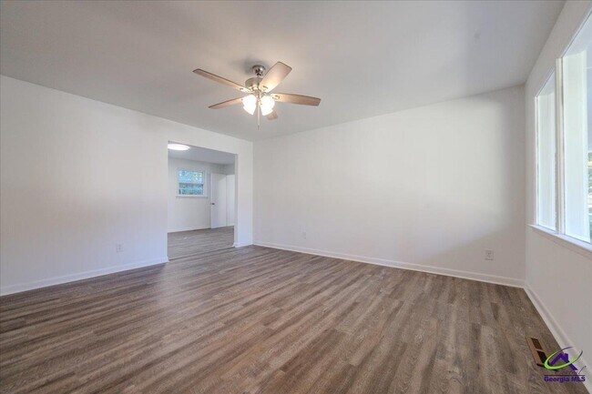 Foto del edificio - 100 Belmont Dr