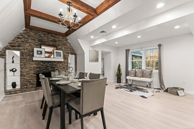 Foto del edificio - 45 Westledge Rd