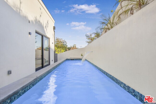 Foto del edificio - 3101 Belden Dr