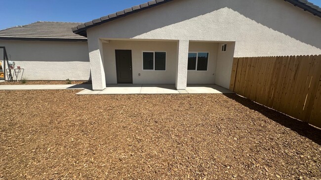 Building Photo - Coyote Run Duplexes 9004