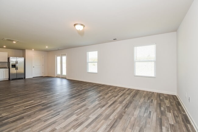 Building Photo - 32 Oxford Ln