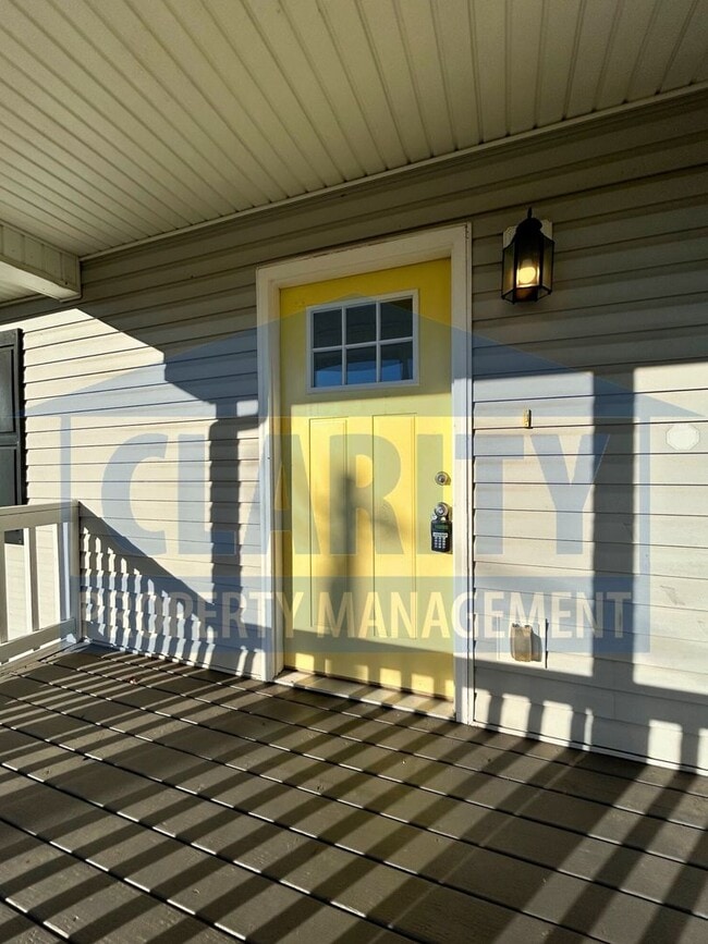 Building Photo - Three bedroom ranch-style home!