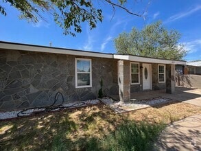 Building Photo - 312 Hickory Ave