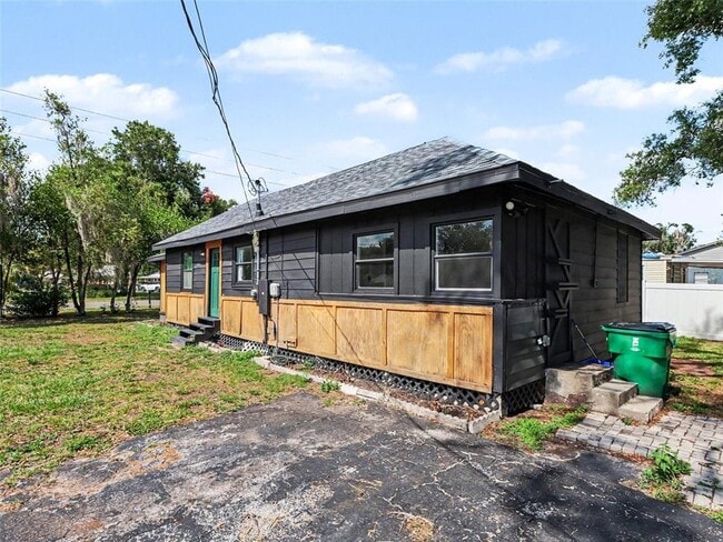 Building Photo - 38702 South Ave