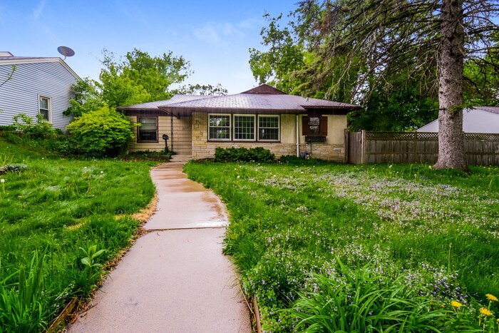 Primary Photo - 3 Bedroom, 1 Bathroom House in NE Minneapo...