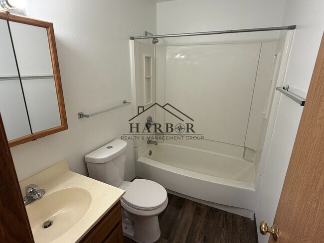 Foto del edificio - Hayfield Greens Apartments, 110 Bldg - 110 - 201