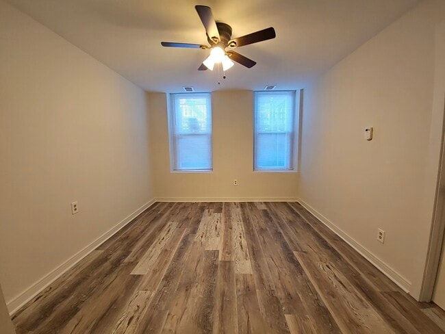 Building Photo - 2216 W 21st Pl