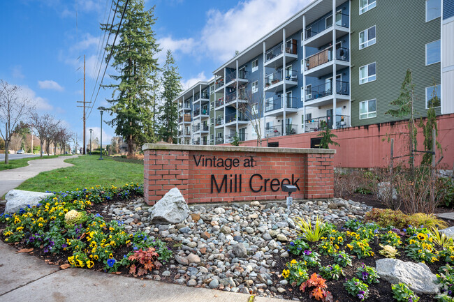 Building Photo - VINTAGE AT MILL CREEK