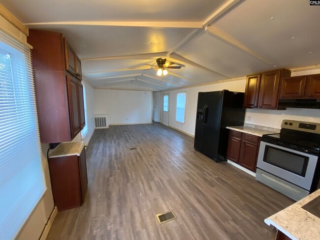 Building Photo - 160 Bluefield Rd