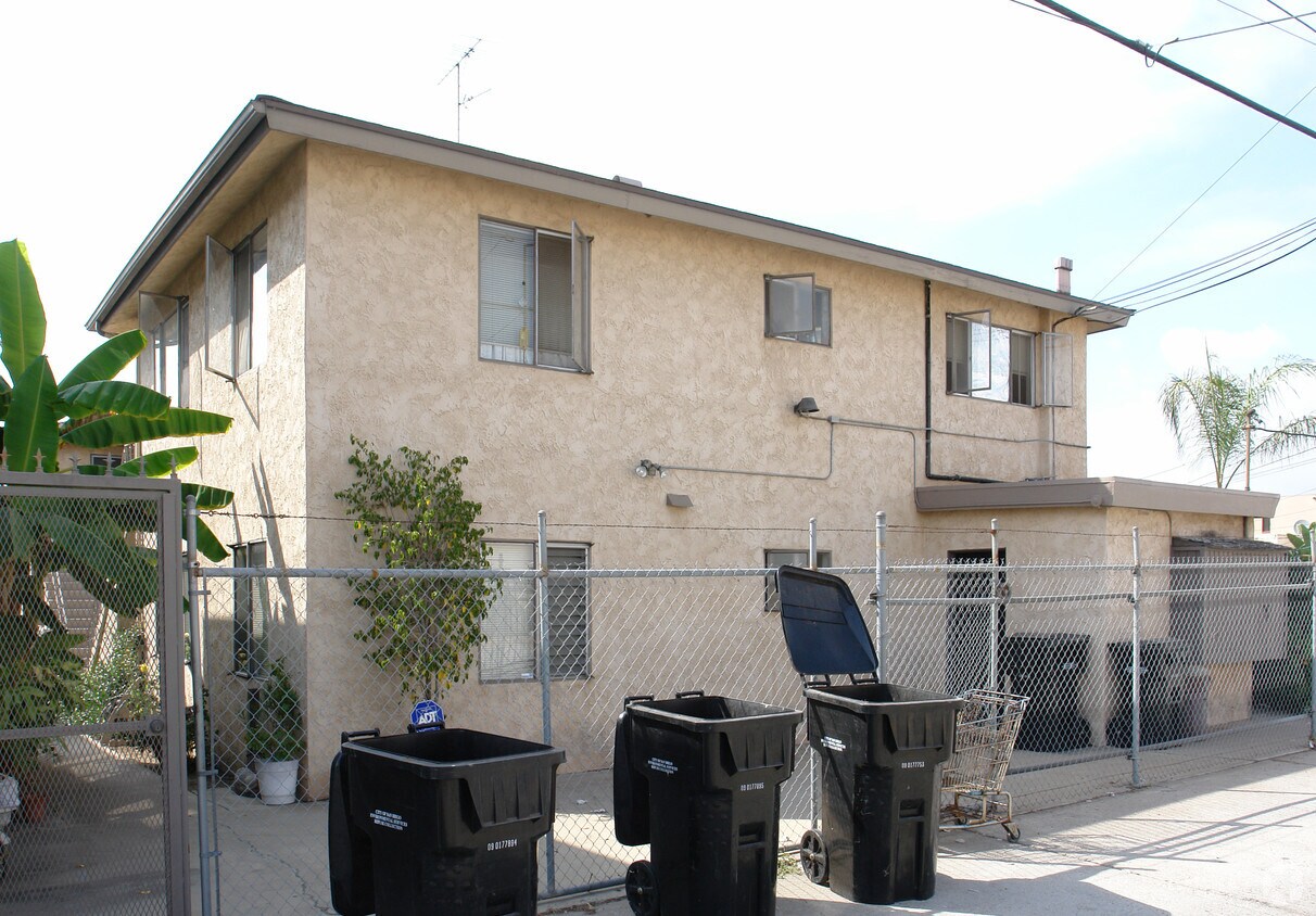 Building Photo - 4249-4255 Menlo Ave