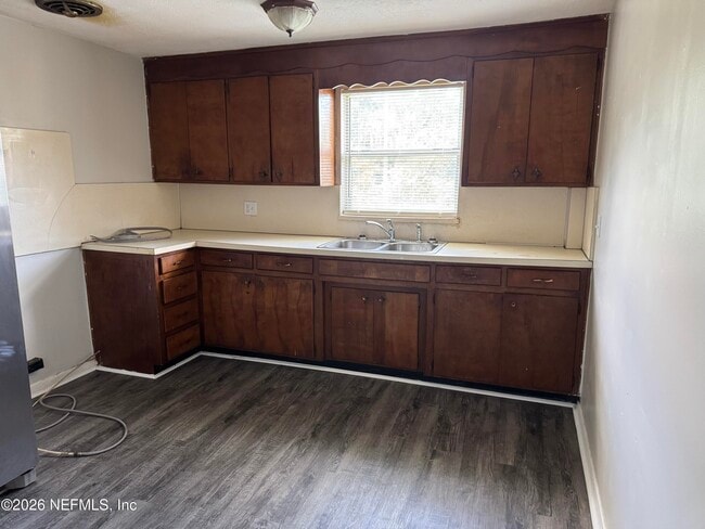 Building Photo - 325 Centura Dr