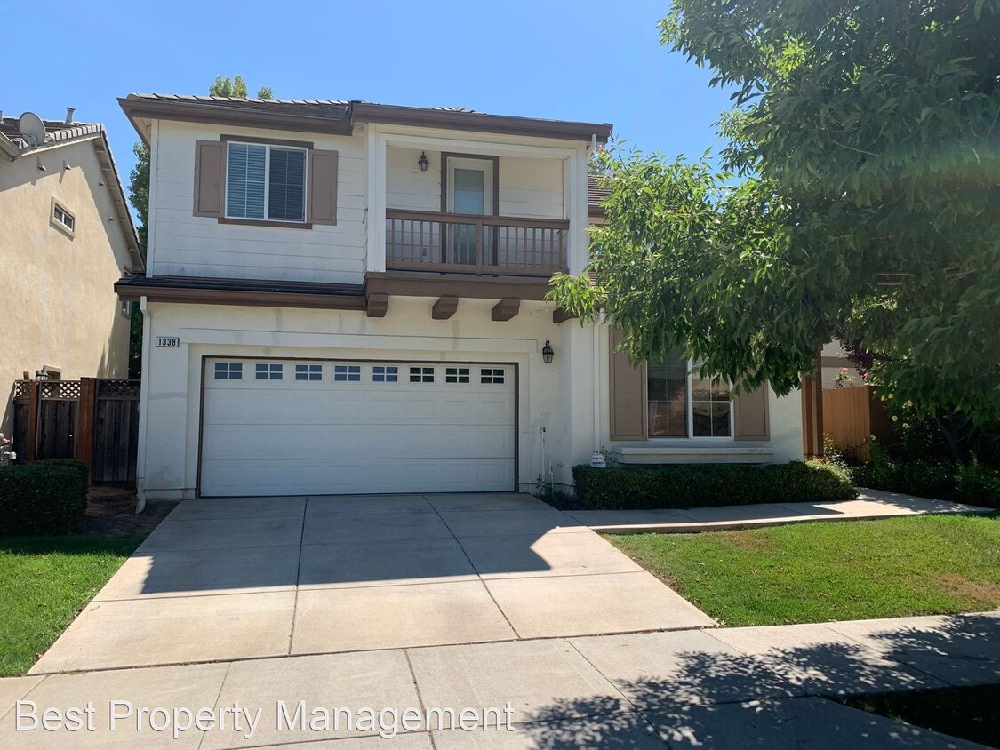 4 br, 2.5 bath House 1338 Tiffany Drive House Rental in Brentwood