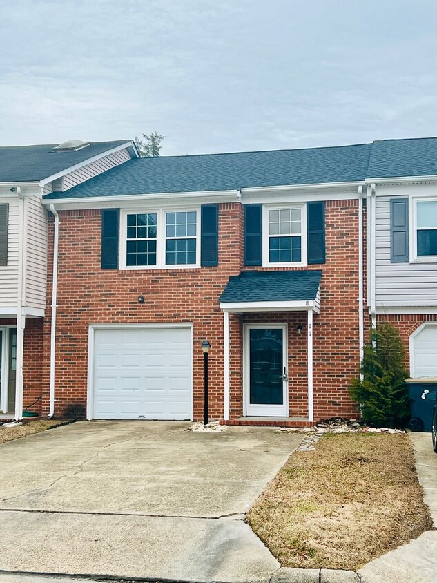 Primary Photo - Townhome in Poquoson