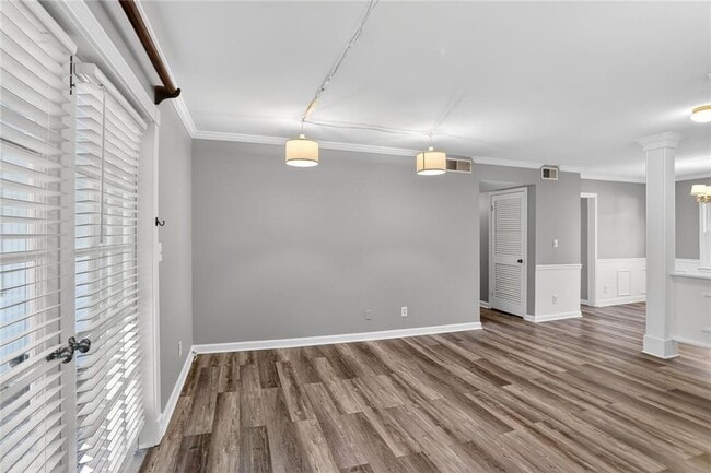 Foto del edificio - 80 Montre Square NW