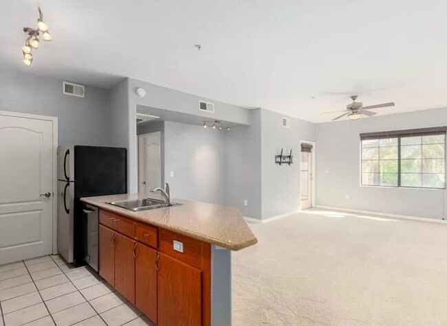 Building Photo - 5302 E Van Buren St