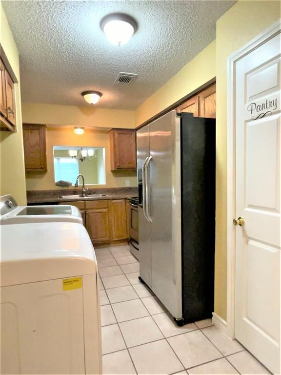 Building Photo - 2116 Greenbriar Colony Dr