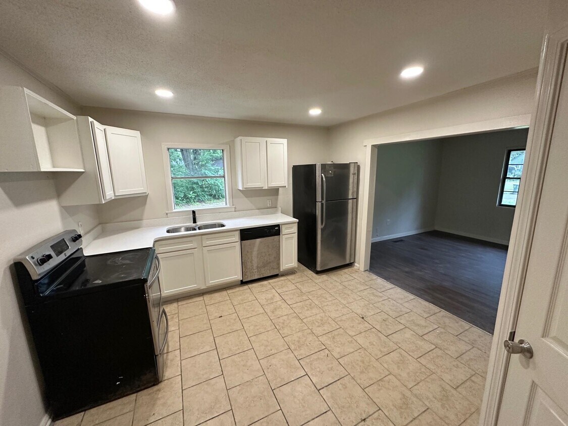 Foto del edificio - 476 Mineral Rd