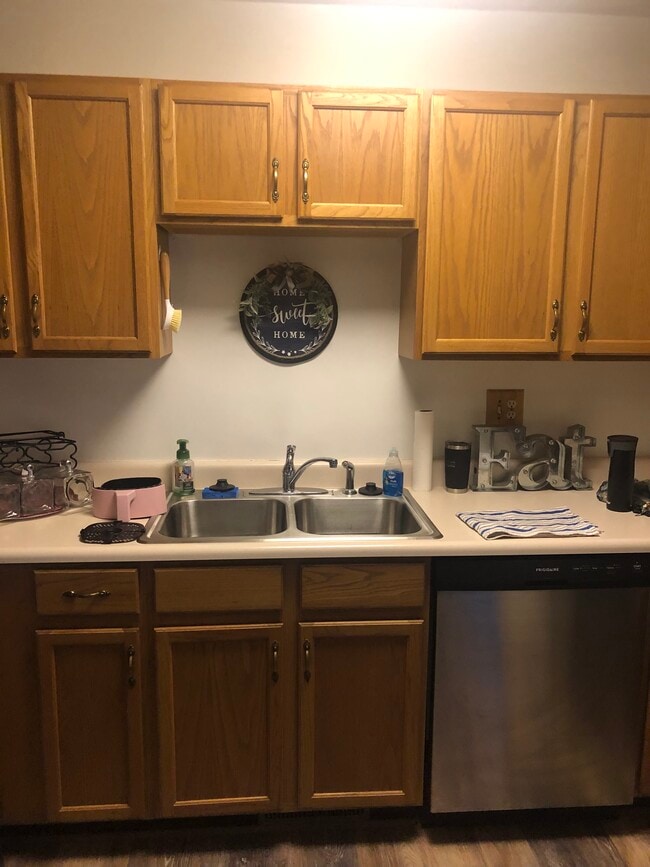 Building Photo - 305 Sheetz Way