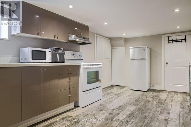 Photo du bâtiment - 330 Athol St E