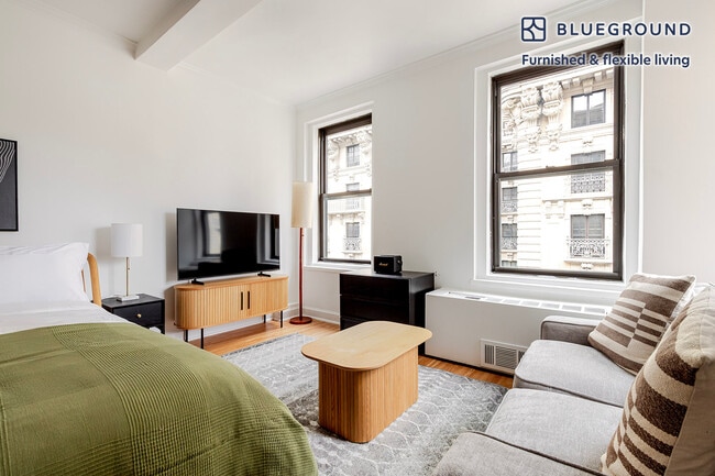 Building Photo - 240 W 73rd St