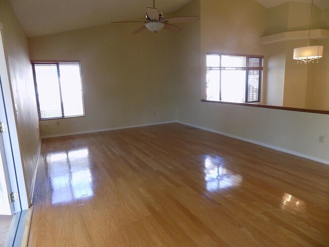 Foto del edificio - 14612 Village Glen Cir