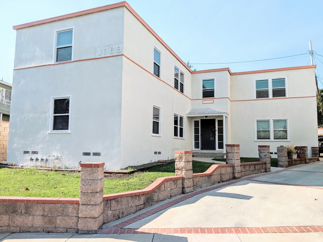 Foto principal - 1089 S Orange Dr
