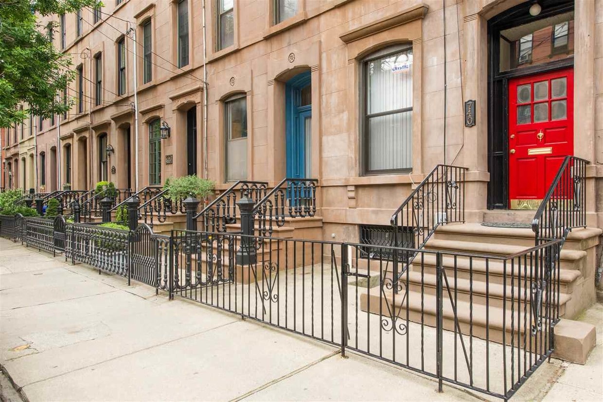 Primary Photo - 740 Park Ave