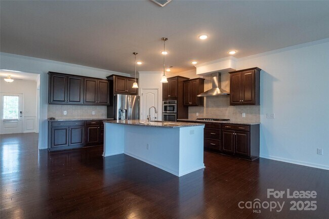 Building Photo - 15747 Reynolds Dr