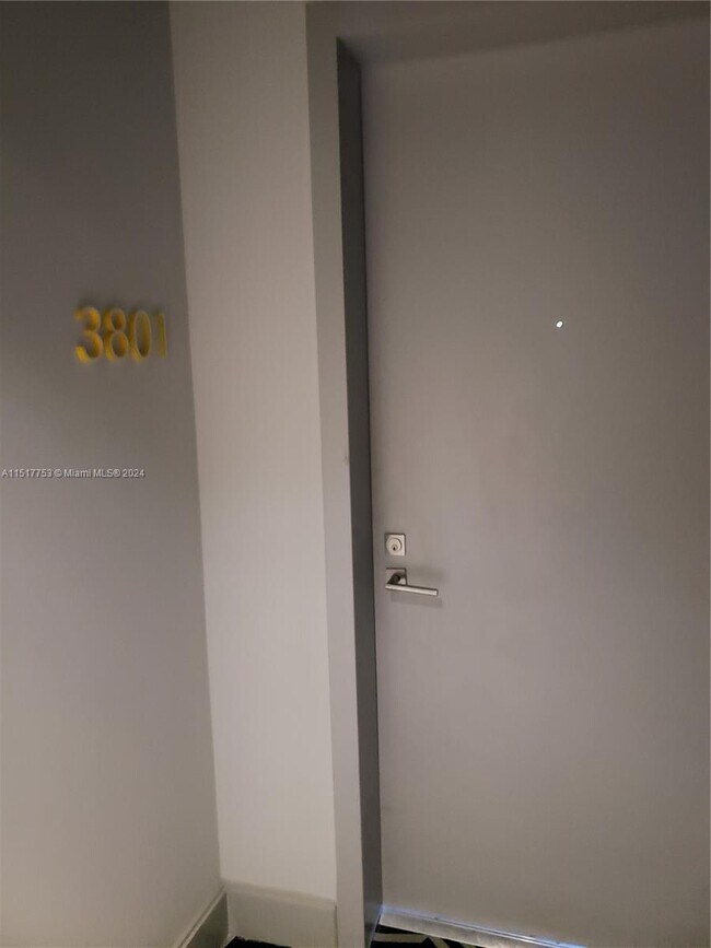 Foto del edificio - 55 SW 9th St