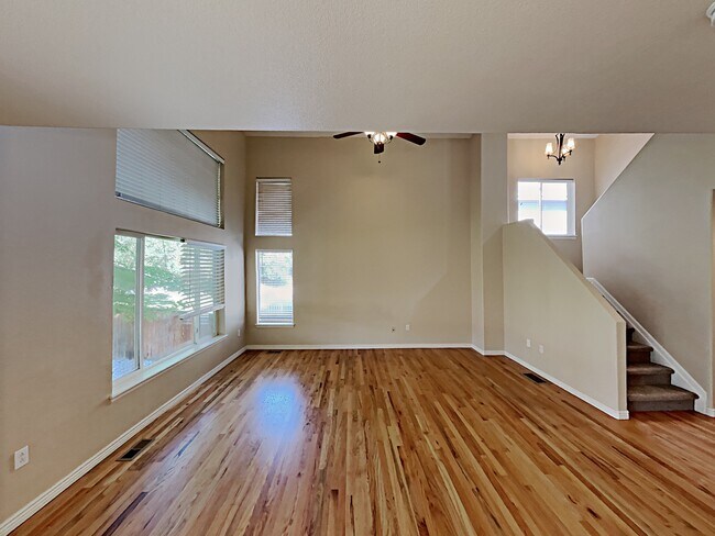 Foto del edificio - 10379 Ravenswood Way