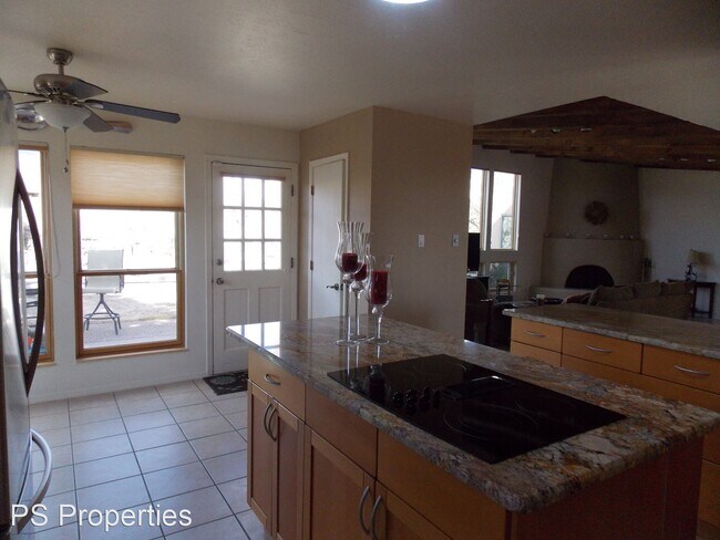 Building Photo - 4 br, 2 bath House - 1132 Marigold NE