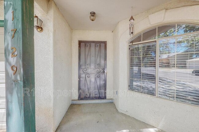 Building Photo - 1729 Chamisa Rd NE