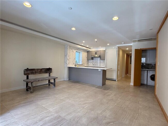 Foto del edificio - 143 Bay 31st St
