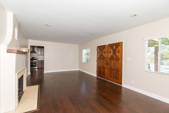 Building Photo - 3 bed, 2 bath Single Family Home in Missio...