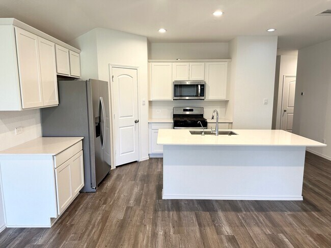 Building Photo - 4985 Almond Ter Dr