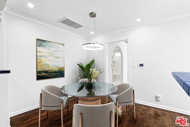 Foto del edificio - 916 N Alfred St