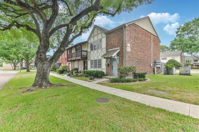 Foto del edificio - 2210 Triway Ln