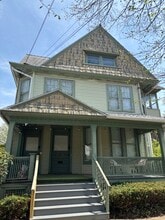 Building Photo - 34 Oak St