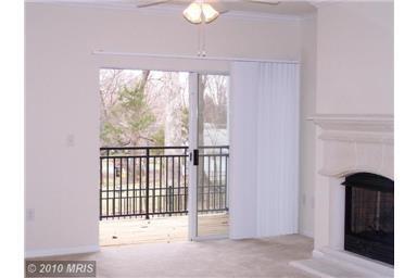 Building Photo - 2 Bedroom Suites & Garage Parking