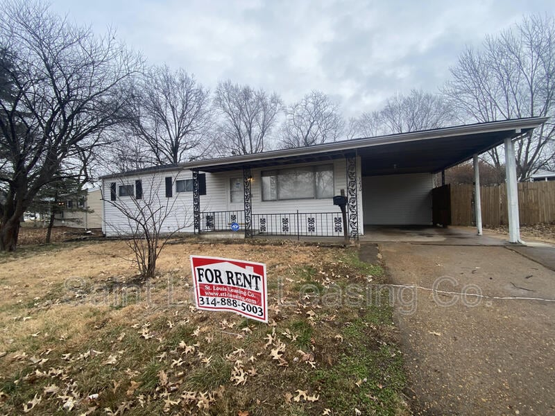 Primary Photo - 1230 S Waterford Dr
