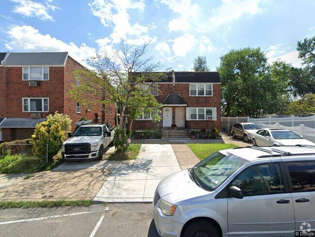 Building Photo - 2040 Rhawn St