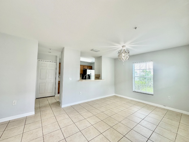 Building Photo - 9077 Gervais Cir