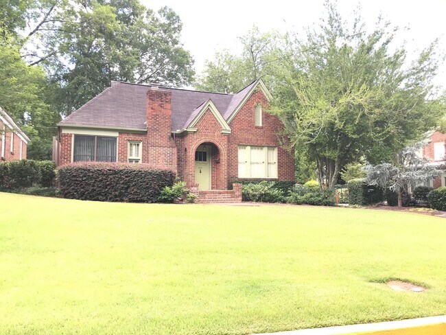 Building Photo - Beautiful Five-Points House!