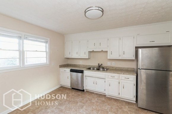 Building Photo - 115 Delmar Dr