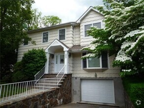 Building Photo - 243 Boulevard