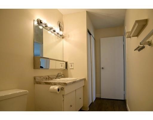 Foto del edificio - 51 Village Brook Ln